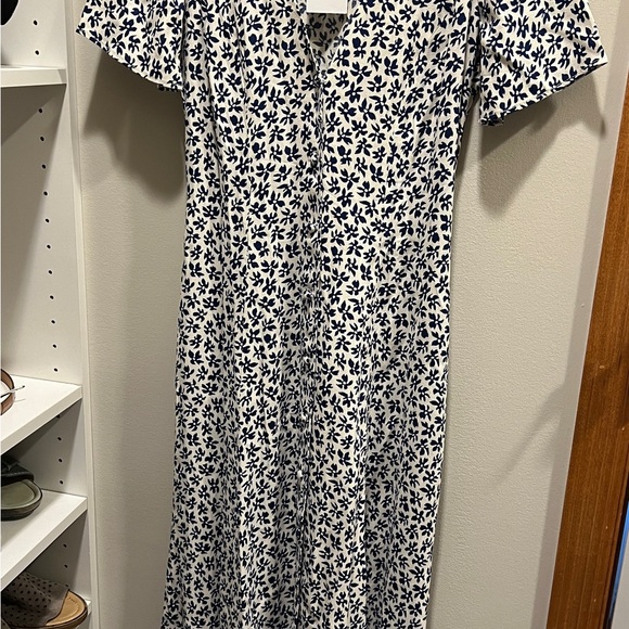 Reformation NWT Beautiful Locklin Bombay midi dress. Size 0. Sold out in stores - Picture 11 of 11